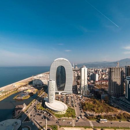 Deluxe Aparthotel In Orbi City Batumi Exterior foto